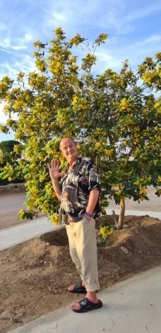Jānis teic, ka ceļojuma laikā abi uz maiņām ar sievu viens otru fotografējuši. “Mēs baudām dabu, jo tā katrā vietā ir citāda. Ko Dieviņš ir saveidojis, tas ir jābauda klusējot.”