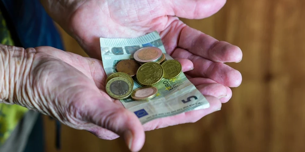 VSAA pārrēķinās pensijas automātiski.