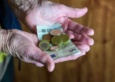 No 1. aprīļa pieaugs pensijas: zināms, cik lielu pielikumu saņems pensionāri