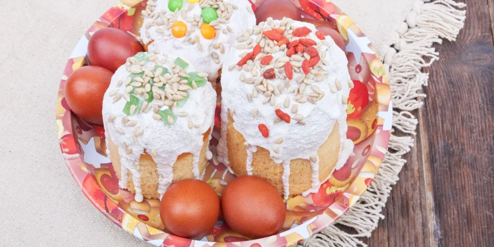 Biezpiena kuličs ar zefīra krēmu.