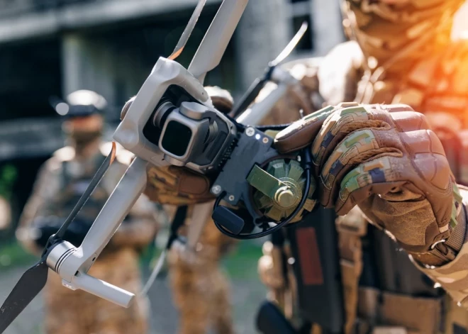 Tartu apriņķī pēc gaisa apdraudējuma brīdinājuma atrastas drona atlūzas