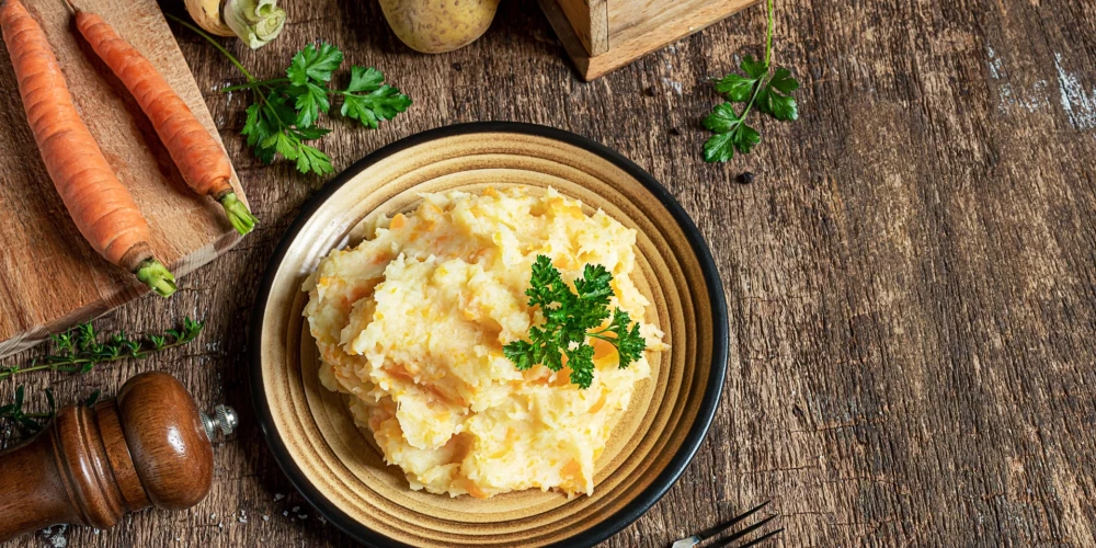 Pavasarī pērno ražu pagatavo gardā dārzeņu biezenī.  