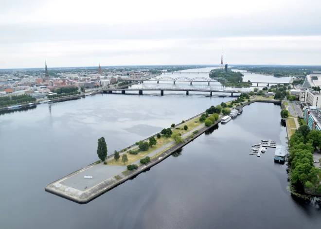 В Риге выбрали проект будущего AB дамбы: там за 20 млн евро хотят построить мост Чаксте и новую прогулочную зону