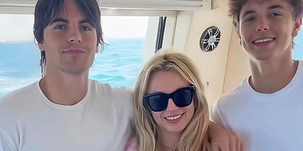 Britnija Spīrsa ir atkal satikusies ar abiem saviem dēliem Šonu Prestonu un Džeidenu Džeimsu, lai dotos retā ģimenes atpūtā.