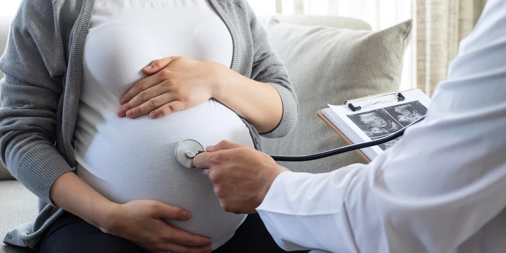 Ja zināms, ka paciente ir grūtniece, lēmums par vakcināciju ir ļoti individuāls.