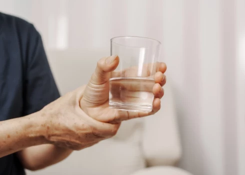 Deputātus mudina Parkinsona slimības pacientiem zāles kompensēt pilnā apmērā. 