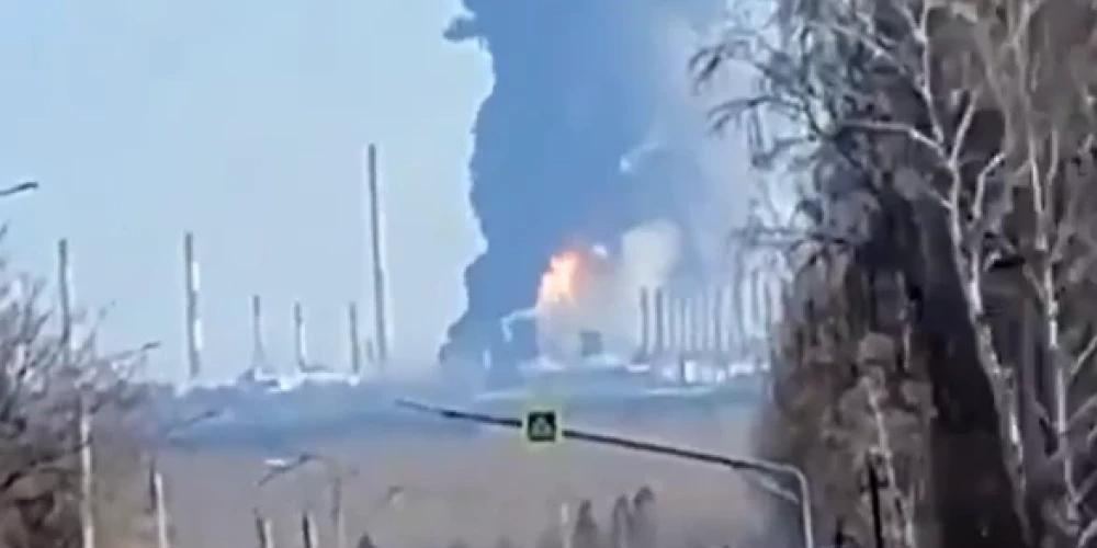 Sprādziens Ņižņekamskas ķīmijas rūpnīcā (ekrānuzņēmums no X)