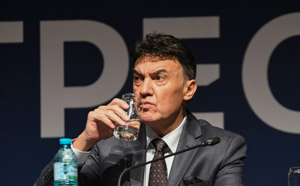 Aizsaulē devies vārtsargs Borislavs Mihailovs, kura izcilība ļāva Bulgārijai 1994. gada Pasaules kausa izcīņā pārsteigt visus