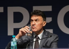 Aizsaulē devies vārtsargs Borislavs Mihailovs, kura izcilība ļāva Bulgārijai 1994. gada Pasaules kausa izcīņā pārsteigt visus