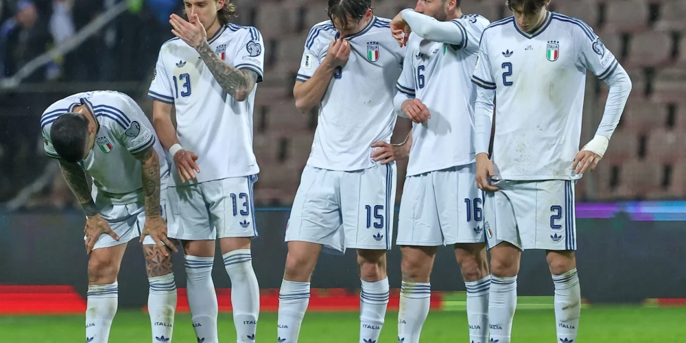 Četrkārtējā pasaules čempione Itālija paliek aiz durvīm jau trešo Pasaules kausu pēc kārtas (foto: Scanpix / AP)