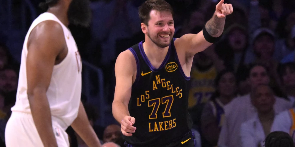 Luka Dončičs var smaidīt.