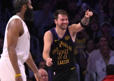 Luka Dončičs kļūst par trešo jaunāko NBA spēlētāju, kurš sasniedz 15 tūkstošu gūto punktu robežu
