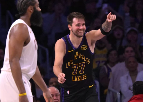 Luka Dončičs var smaidīt.