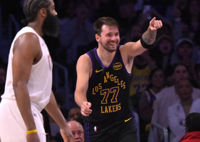 Luka Dončičs kļūst par trešo jaunāko NBA spēlētāju, kurš sasniedz 15 tūkstošu gūto punktu robežu