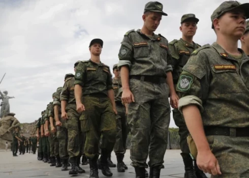 Kremlis augstskolām pieprasa nodrošināt 2% studentu pieteikšanos armijā.