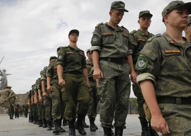 Krievijas universitātēm turpmāk būs jānodrošina, ka 2% studentu piesakās armijā