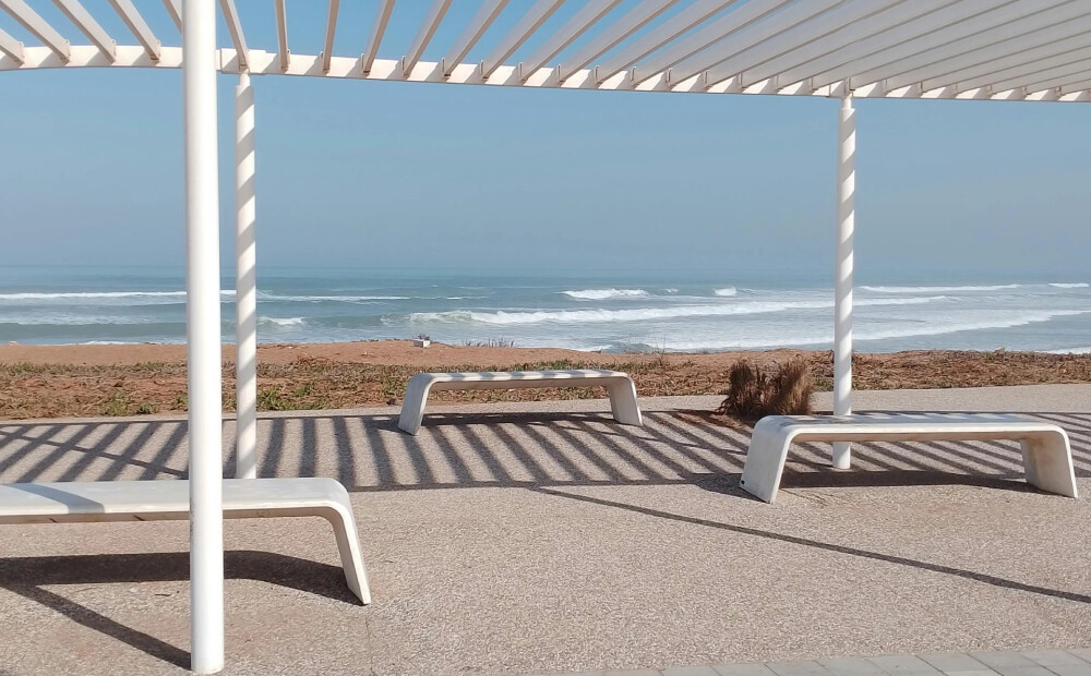 Kiprā valda panika: tūristi masveidā pamet salu