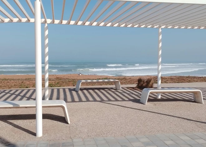 Kiprā valda panika: tūristi masveidā pamet salu