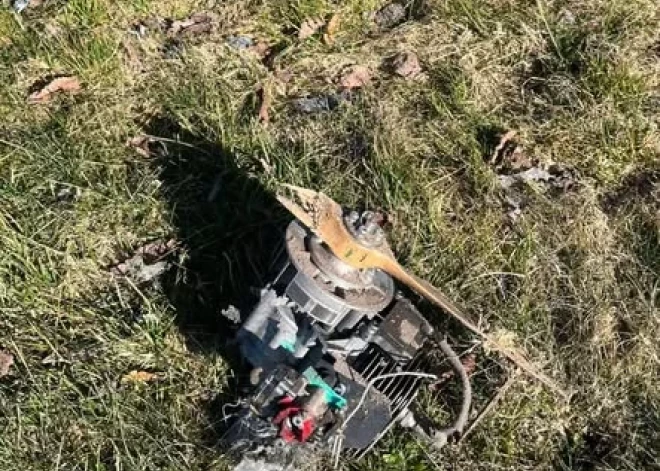 Rēzeknes novadā atrastas drona atlūzas; notikuma vietā strādā armija un policija