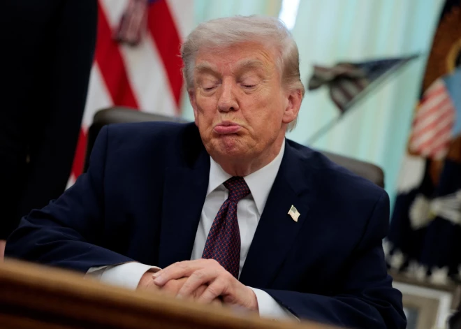 Трамп назвал НАТО "бумажным тигром" и заявил, что США могут выйти из альянса