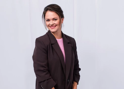 Ance ir viena no neatkarīgā teātra trupas "Kvadrifrons" dibinātājām un jau iepriekš uz laiku bijusi raidījuma "SuperBingo" vadītāja.