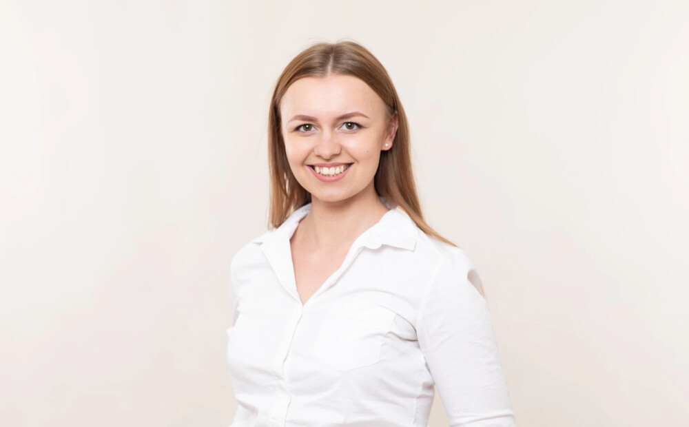 Kāpēc jūtamies miegaini, kad esam apslimuši? Miega nianses skaidro neiroloģe Sintija Strautmane