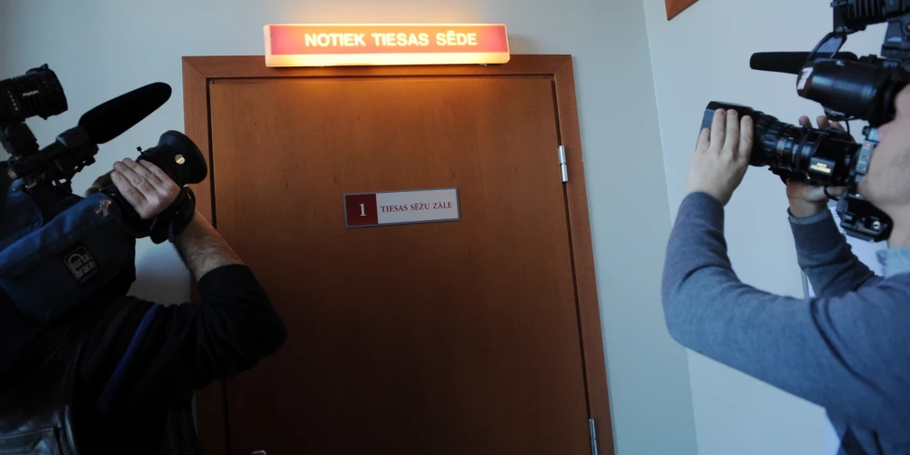 Rīgas apgabaltiesa atcēlusi apcietinājumu Aigaram Cerusam, savukārt Jorenam Liopam drošības līdzeklis atstāts negrozīts.