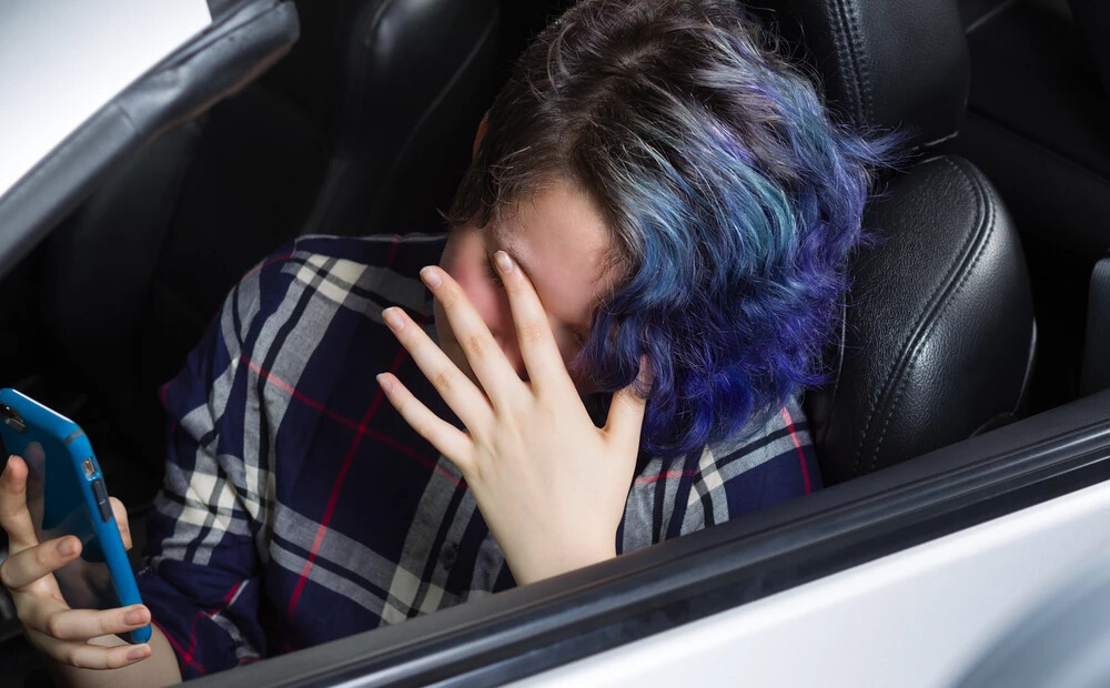 Pazušanas, pašnāvības, bēgšanas no mājām – kā pasargāt savas pusaudžu vecuma meitas