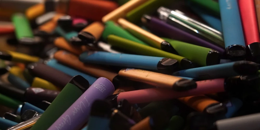 Saeima konceptuāli atbalsta e-cigarešu depozīta sistēmas ieviešanu. 