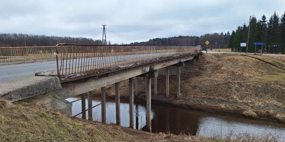 Ādažu novadā, pie Podniekiem, uzsāks pārbūvēt Baltezera kanāla (Gaujas–Daugavas kanāls) tiltu.