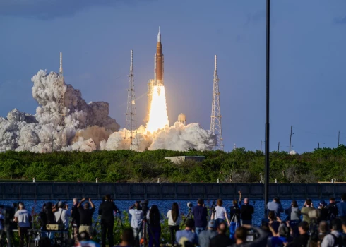 April 1, 2026, Merritt Island, Florida, USA: A NASA Space Launch System (SLS) with the Orion spacecraft carrying the Artemis II astronauts lifts off from Launch Complex 39B (LC-39B) at NASA???s Kennedy Space Center, Florida, on Apr. 1, 2026, at 6:35 p.m. EDT. The Orion spacecraft is on its way to orbit the moon. (Credit Image: ? Jennifer Briggs/ZUMA Press Wire)

Pictured: gv,general view
Ref: BLU_S9911686 010426 NON-EXCLUSIVE
Picture by: Jennifer Briggs/ZUMA / SplashNews.com

Splash News and Pictures
USA: 310-525-5808 
UK: 020 8126 1009
eamteam@shutterstock.com

World Rights, No Netherlands Rights, No Hungary Rights, No Belgium Rights, No Sweden Rights, No Czech Republic Rights, No Slovenia Rights, No Peru Rights, No Japan Rights, No Portugal Rights, No Norway Rights, No United Kingdom Rights, No Taiwan Rights, No Mexico Rights, No China Rights, No Finland Rights, No France Rights, No Argentina Rights 
Vida Press