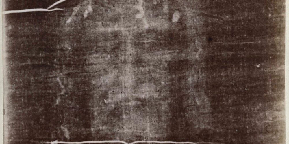 Turīnas līķauts, kopš tā atrašanas 1354. gadā, ir apvīts ar dažādiem mītiem un teorijām.