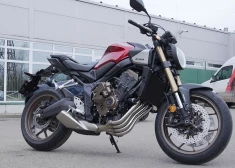 Pagarinātā garantija Honda motocikliem un seši gadi bez rūpēm