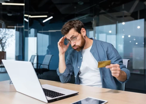 Krāpnieki iepērk personas datus par dažiem eiro.