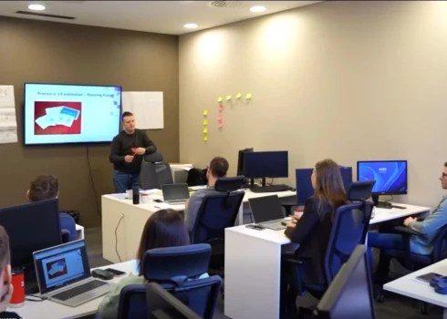 Baltijas Datoru Akadēmija - ведущая компания в сфере профессионального обучения и один из крупнейших учебных центров в Латвии и странах Балтии.