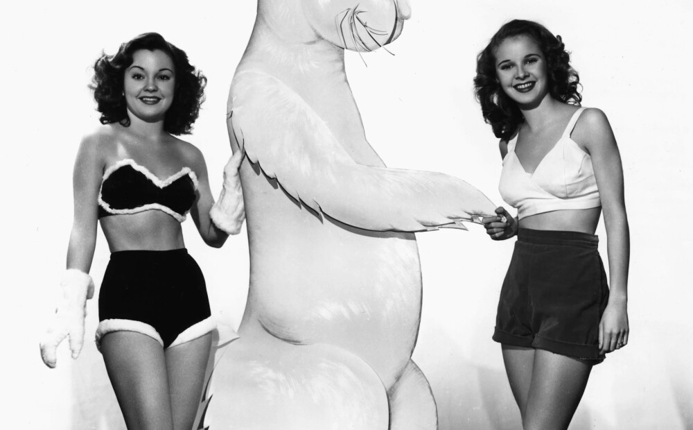 Svētku iekšu tīrīšana, pionieru iestiprināšana, nozog mūmiju ar zārku: pārsteidzošā Lieldienu simtgade