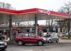 Дизель должен подешеветь на 9 центов: почему на заправках этого почти не видно?