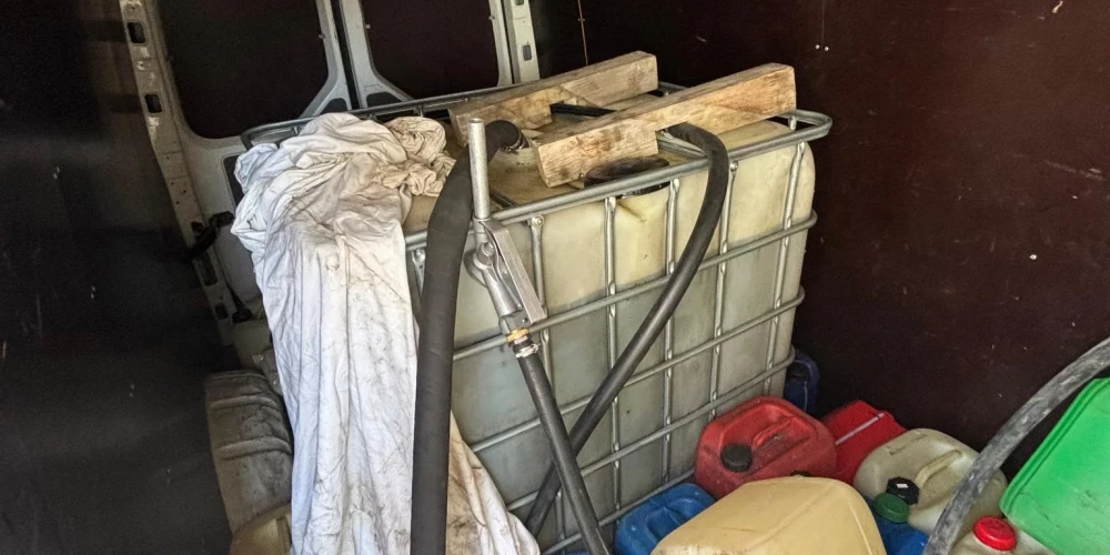 Izņemtās degvielas vērtība nelegālajā tirgū tiek lēsta ap 25 000 eiro.