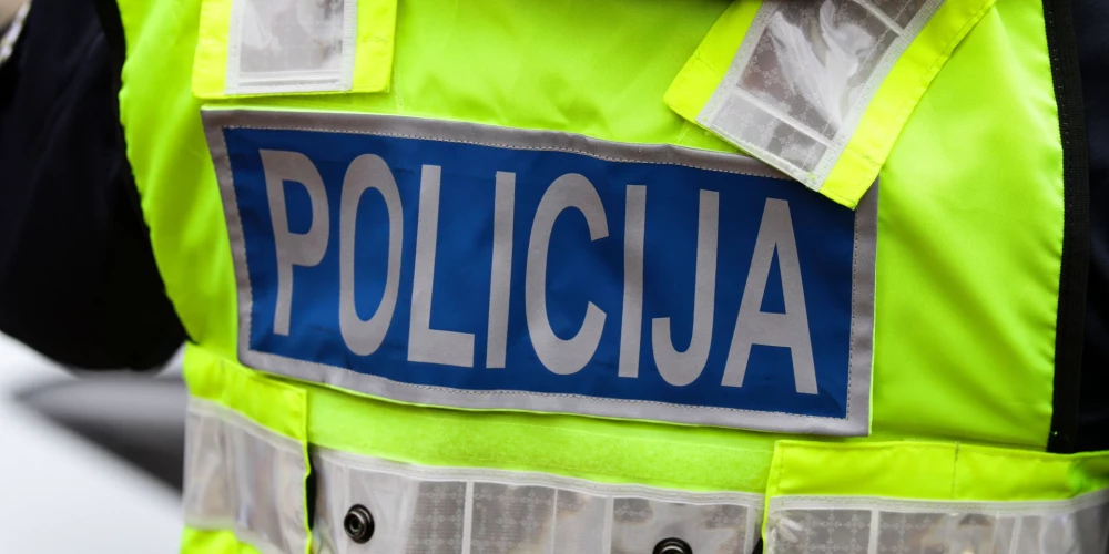 Valsts policija svētku brīvdienās, no šodienas līdz 7. aprīlim, pastiprināti uzraudzīs sabiedrisko kārtību un arī drošību uz autoceļiem (foto: Shutterstock)