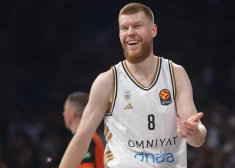 Bertāns palīdz "Dubai" uzvarēt, bet Šmits neglābj "Anadolu Efes" no sakāves Eirolīgas mačā