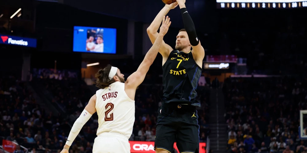 Latvijas basketbolists Kristaps Porziņģis ceturtdien guva 16 punktus Nacionālās basketbola asociācijas spēlē.