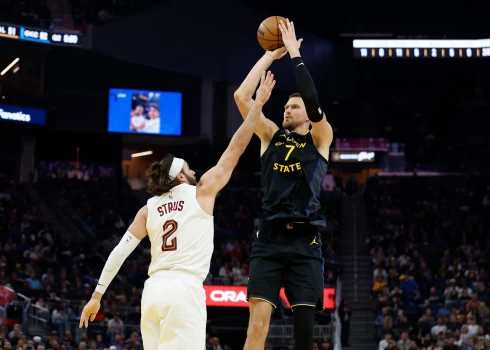 Latvijas basketbolists Kristaps Porziņģis ceturtdien guva 16 punktus Nacionālās basketbola asociācijas spēlē.