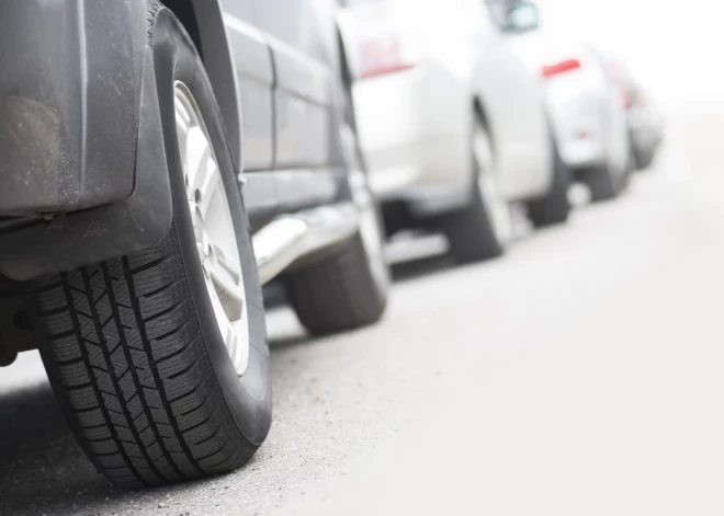 Atjaunota satiksme uz Liepājas šosejas pie Bikstiem