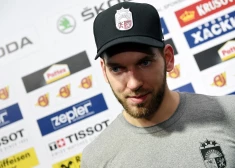 ВИДЕО: латвийский хоккеист забросил свою сотую шайбу в НХЛ