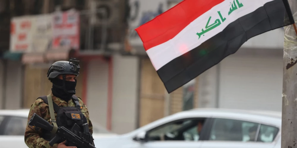 Militārā grupējuma "Hashed al Shaabi" kaujinieks. 