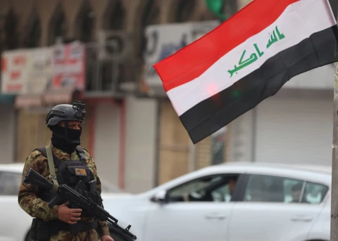 Militārā grupējuma "Hashed al Shaabi" kaujinieks. 