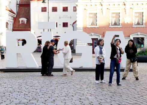 Опытные туристы не ездят с группами, бронируя себе жилье самостоятельно.