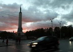 В Латвию идет сырая и холодная погода: местами дождь, мокрый снег и порывистый ветер