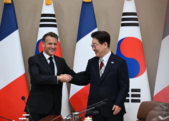 Emanuels Makrons un Li Džemjuns vienojas sadarboties, lai palīdzētu atvērt Hormuza šaurumu 