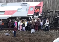 Vilciens Krievijā noskrien no sliedēm, 35 pasažieri ievainoti